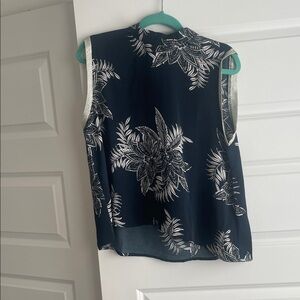 Gracia Navy Floral Sleeveless Blouse